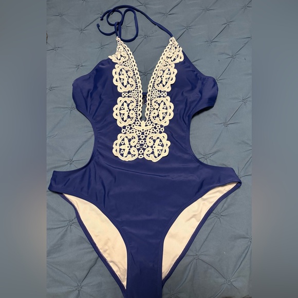 Elegant Navy and White Halter Swimsuit - Picture 4 of 7
